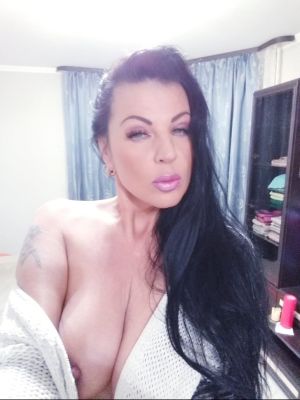 Саша — массаж лингама, классический секс