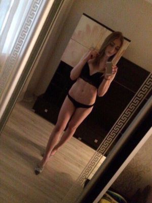 Снять девушку (Эрика Транссе, рост: 166, вес: 48)