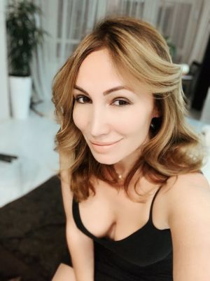 Сексуальная негритянка Марина, закажите онлайн