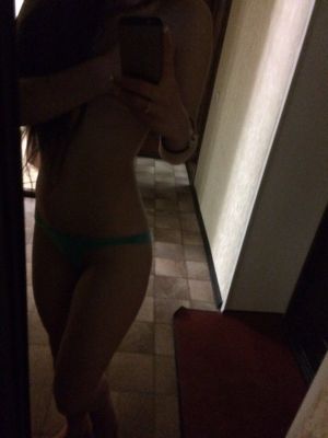 Александра , телефон проститутки 8 960 875-71-43